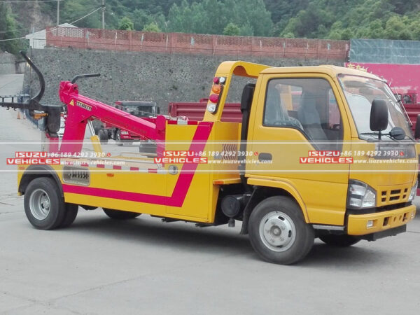 ISUZU 3 Ton Tow Wrecker Boom Truck Side