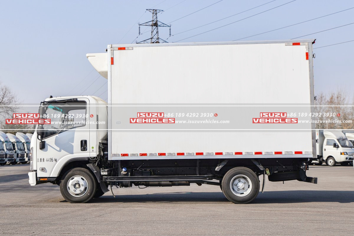 ISUZU 4 Meter Refrigerated Cargo Delivery Truck Body ISUZU 4 Meter Refrigerated Cargo Delivery Truck Body