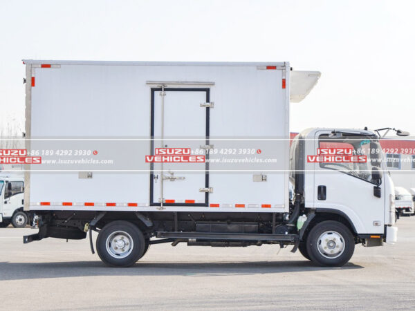 ISUZU 4 Meter Refrigerated Cargo Delivery Truck Box