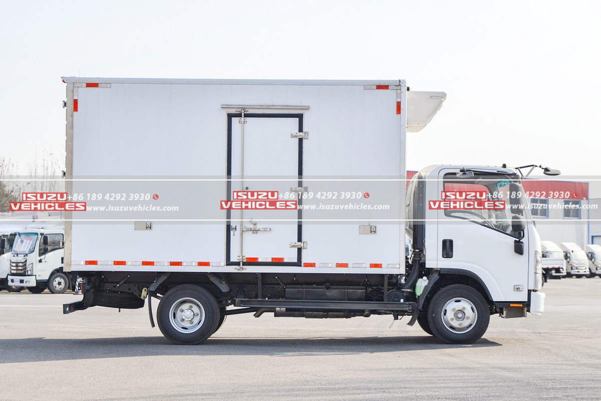 ISUZU 4 Meter Refrigerated Cargo Delivery Truck Box