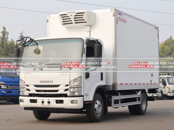ISUZU 4 Meter Refrigerator Delivery Van Truck