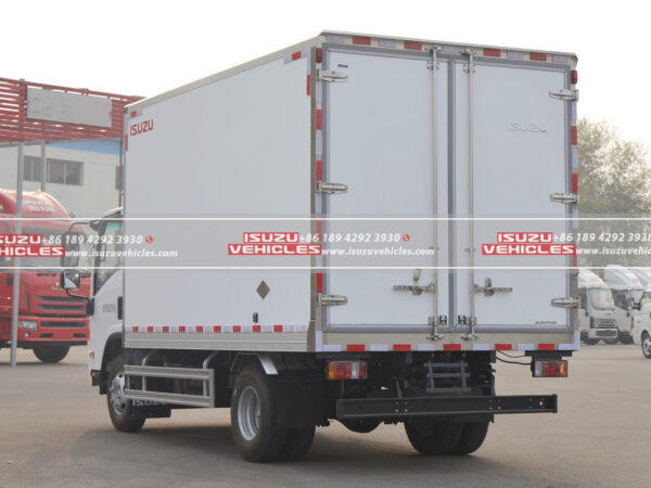 ISUZU 4 Meter Refrigerator Delivery Van Truck Box