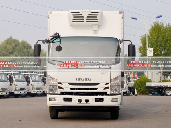 ISUZU 4 Meter Refrigerator Delivery Van Truck KV 600 Tractor