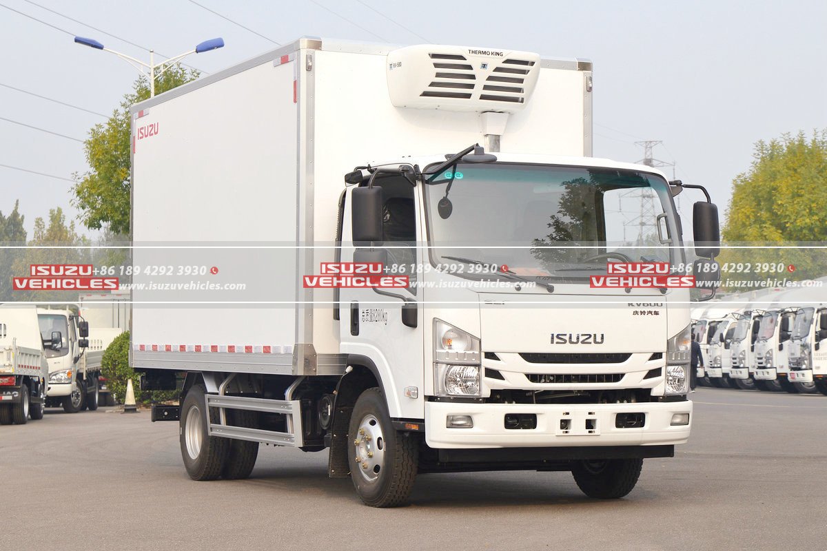 ISUZU 4 Meter Refrigerator Delivery Van Truck Right ISUZU 4 Meter Refrigerator Delivery Van Truck Right