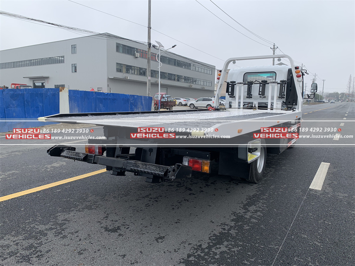 ISUZU 4 Ton Flatbed Rollback Tow Truck Back Side ISUZU 4 Ton Flatbed Rollback Tow Truck Back Side
