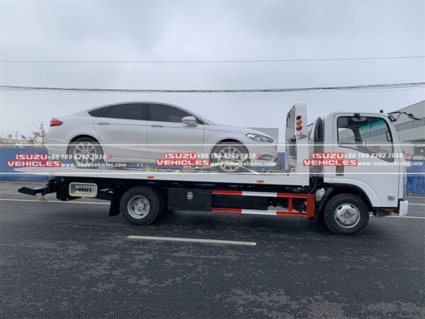 ISUZU 4 Ton Flatbed Rollback Tow Truck Running