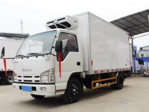 ISUZU 4.1 Meter Refrigerator Van Truck