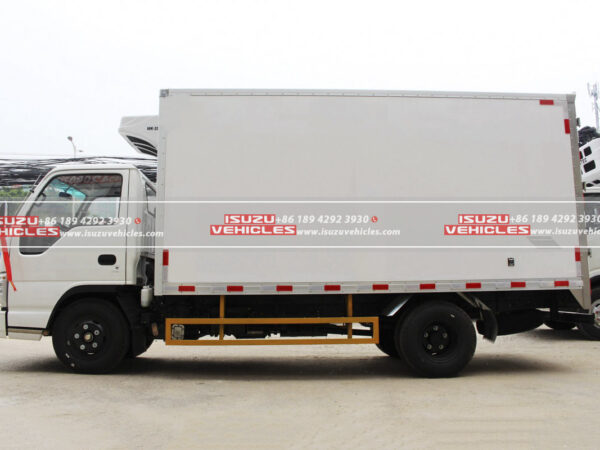 ISUZU 4.1 Meter Refrigerator Van Truck Box