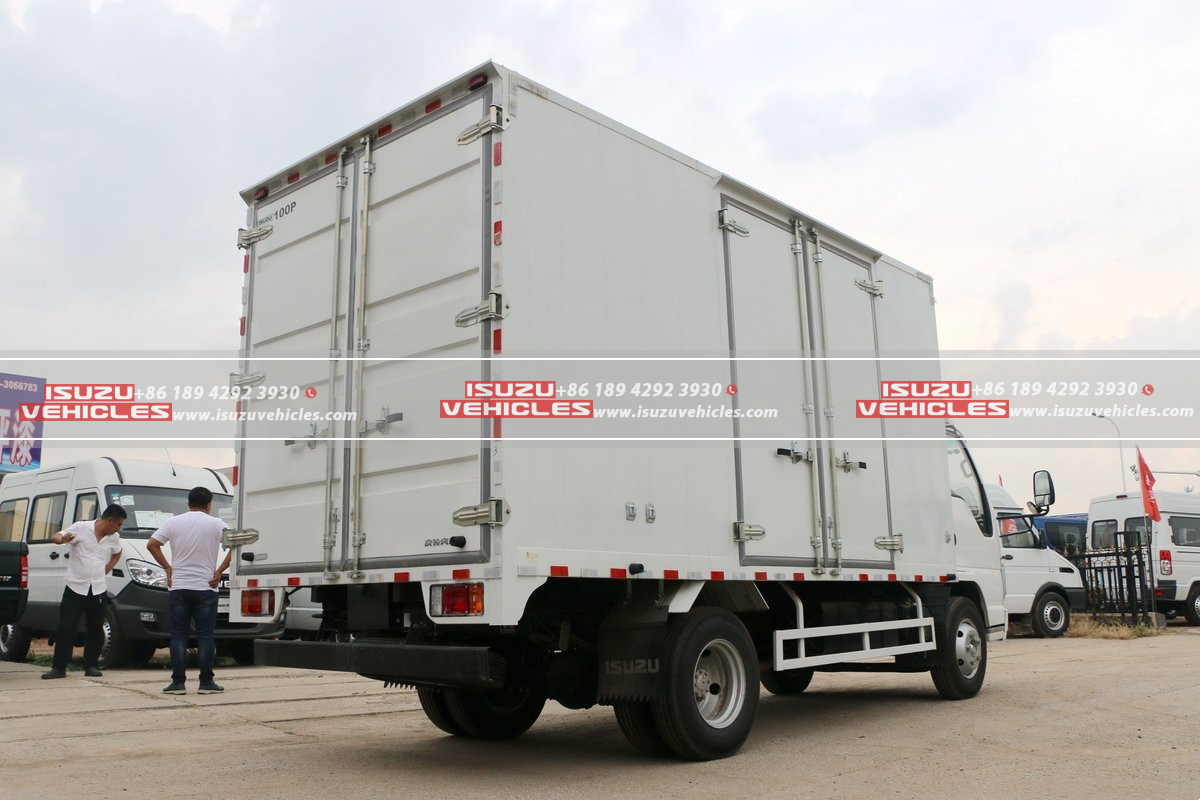 ISUZU 4.3 Meter Single-Row Box Cargo Light Truck Back Right ISUZU 4.3 Meter Single-Row Box Cargo Light Truck Back Right