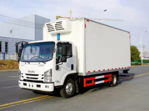 ISUZU 5 Meter Refrigerated Van Truck