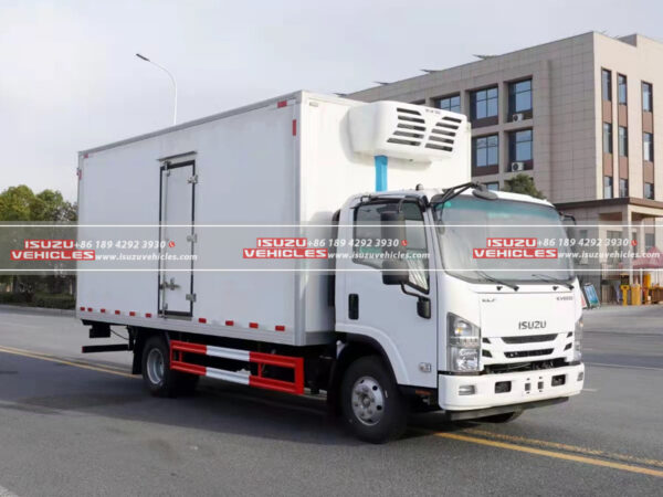 ISUZU 5 Meter Refrigerated Van Truck Right