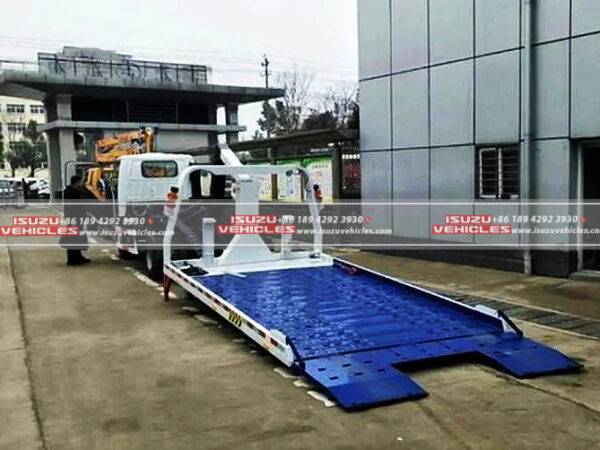 ISUZU 5 Ton Landing Flatbed Low Angle Road Rescue Towing Truck Back