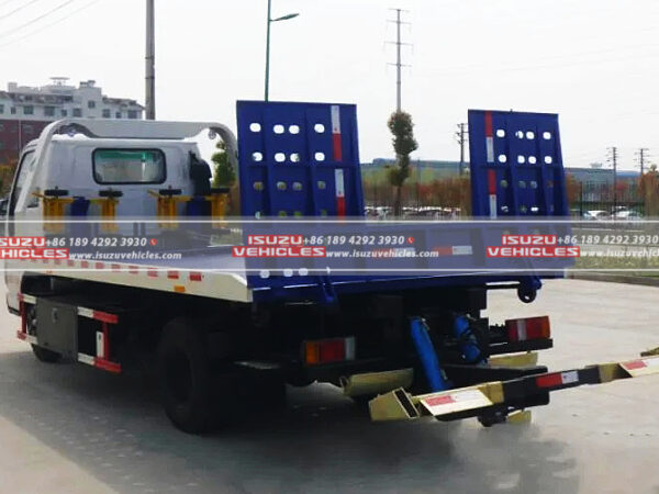 ISUZU 5 Ton Landing Flatbed Low Angle Road Rescue Towing Truck Back Details