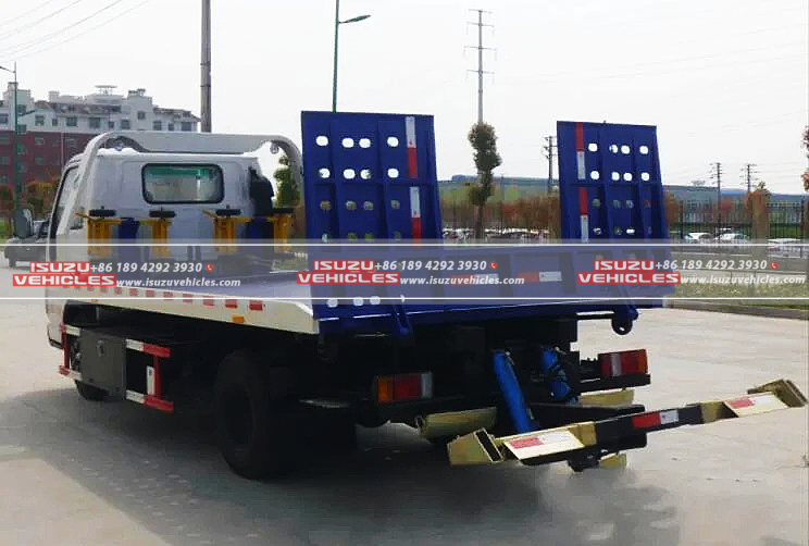 ISUZU 5 Ton Landing Flatbed Low Angle Road Rescue Towing Truck Back Details ISUZU 5 Ton Landing Flatbed Low Angle Road Rescue Towing Truck Back Details