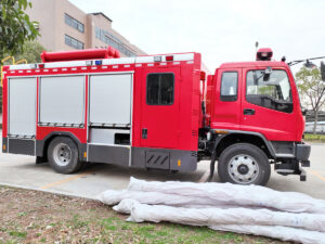 ISUZU 5000L Water 300L Foam Firefighting Truck