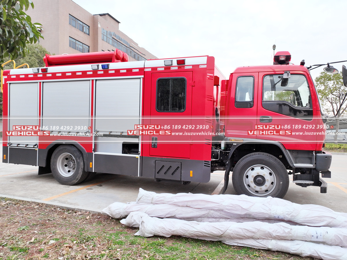 ISUZU 5000L Water 300L Foam Firefighting Truck ISUZU 5000L Water 300L Foam Firefighting Truck
