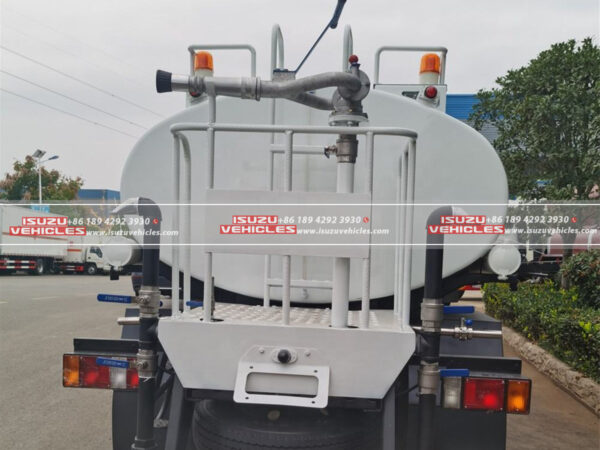 ISUZU 5000L Water Sprinkler Lorry Back