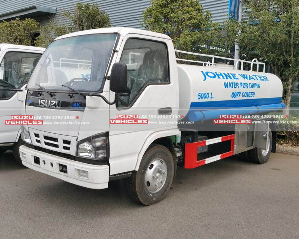 ISUZU 5000L Water Sprinkler Lorry Front