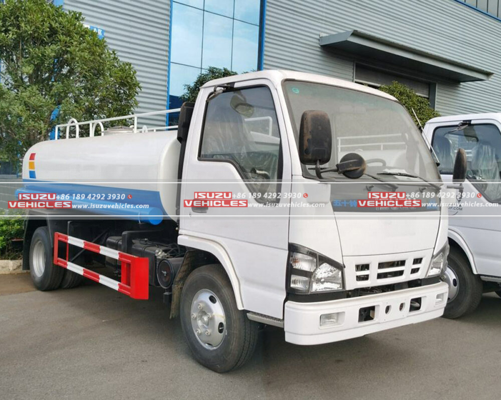 ISUZU 5000L Water Sprinkler Lorry Side