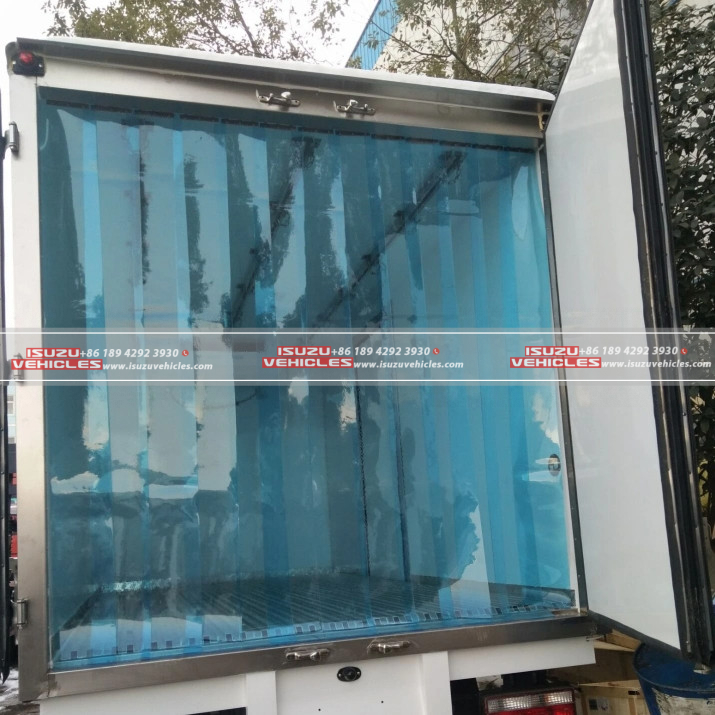 ISUZU 6 Ton Fresh Vegetables and Meats Transport Refrigerator Truck Back Details ISUZU 6 Ton Fresh Vegetables and Meats Transport Refrigerator Truck Back Details