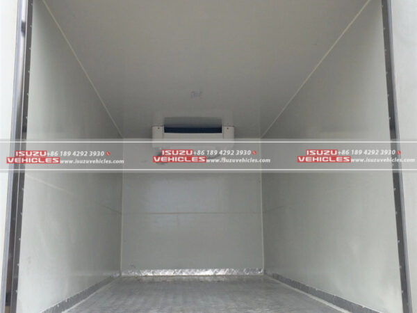 ISUZU 6 Ton Fresh Vegetables and Meats Transport Refrigerator Truck Box Inside
