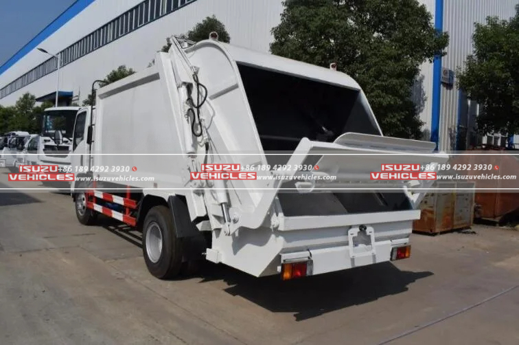 ISUZU 6 Ton Small Light Garbage Compactor Truck Side Back