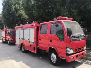 ISUZU 8 Ton Water Tank Foam Fire Truck