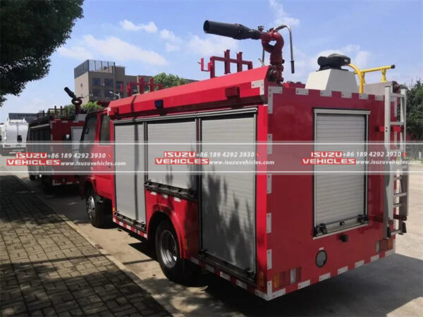 ISUZU 8 Ton Water Tank Foam Fire Truck Back