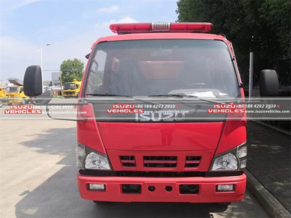 ISUZU 8 Ton Water Tank Foam Fire Truck Head