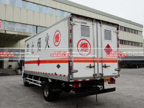 ISUZU Blasting Equipment Transport Cargo Truck Back