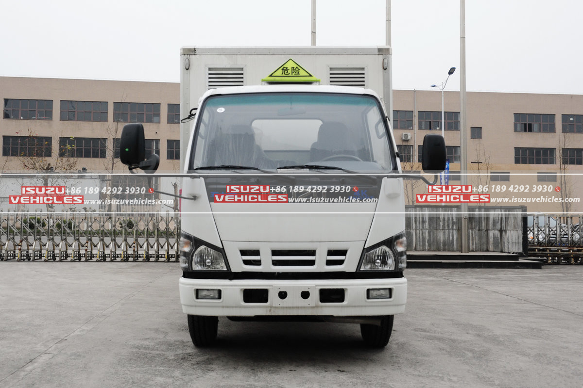 ISUZU Blasting Equipment Transport Cargo Truck Front ISUZU Blasting Equipment Transport Cargo Truck Front