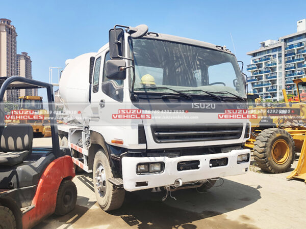 ISUZU Cement Mixer Vehicle Working