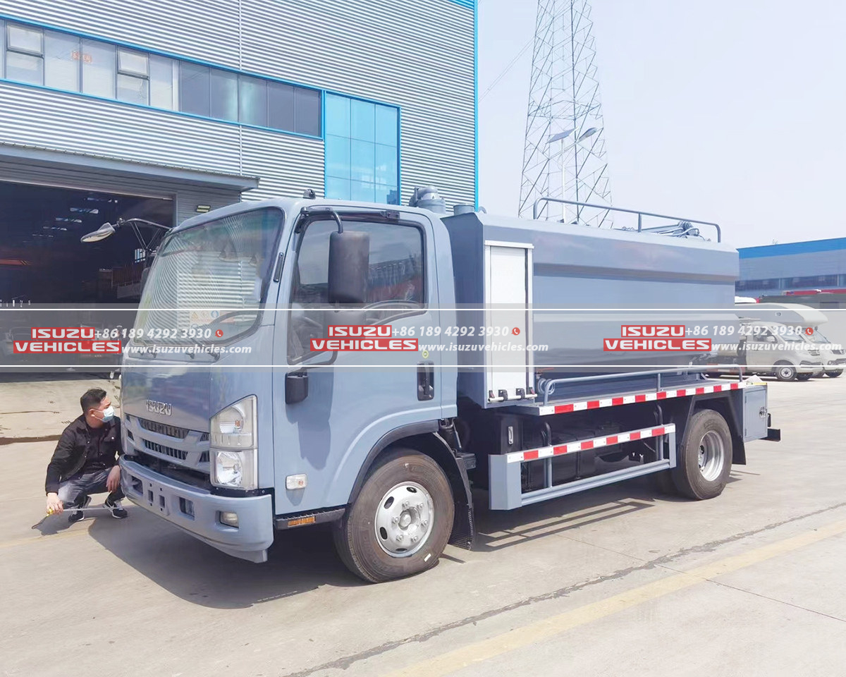 ISUZU Combined Jetting Vacuum Truck Front ISUZU Combined Jetting Vacuum Truck Front