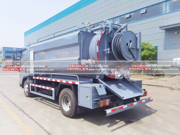 ISUZU Combined Jetting Vacuum Truck Left