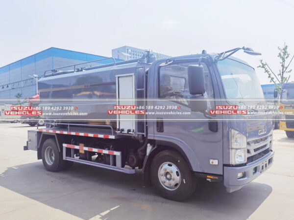 ISUZU Combined Jetting Vacuum Truck Right
