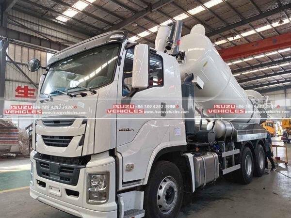 ISUZU Combined Sewer Jetting Truck Front