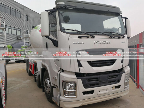 ISUZU Concrete Mixer Truck Right Head