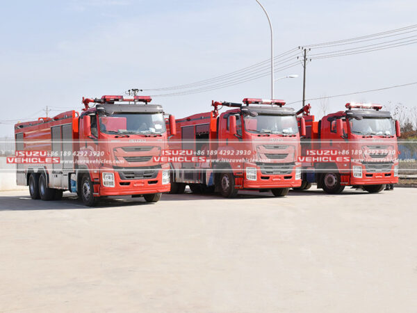 ISUZU Dry Powder and Foam Combined Fire Truck Team