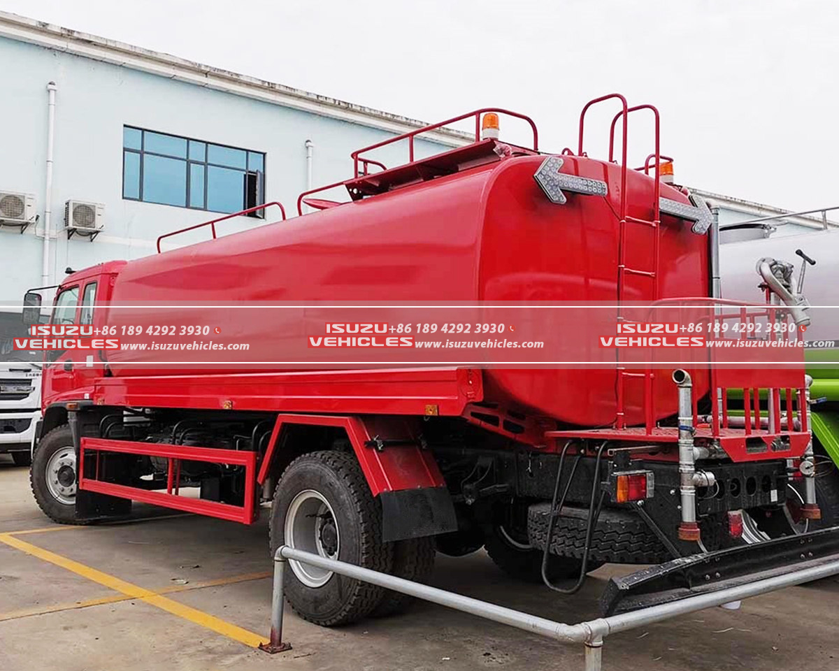 ISUZU FTR Municipal Watering Truck Back ISUZU FTR Municipal Watering Truck Back