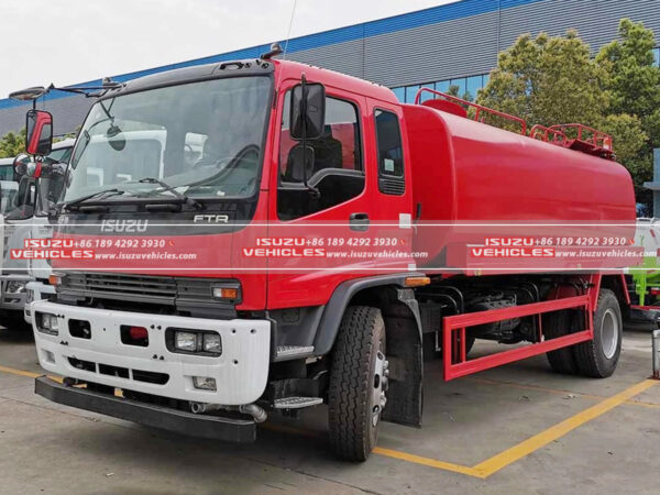 ISUZU FTR Municipal Watering Truck Front