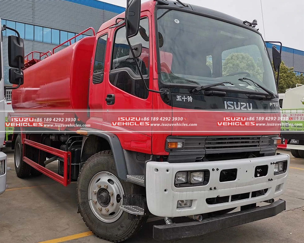 ISUZU FTR Municipal Watering Truck Side ISUZU FTR Municipal Watering Truck Side