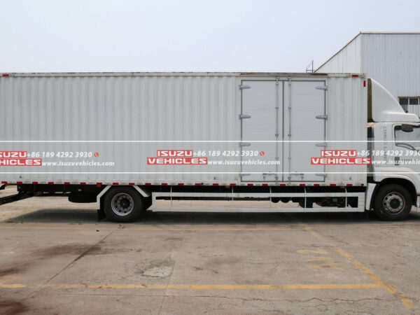 ISUZU GIGA 10 Meter Van Box Truck Body