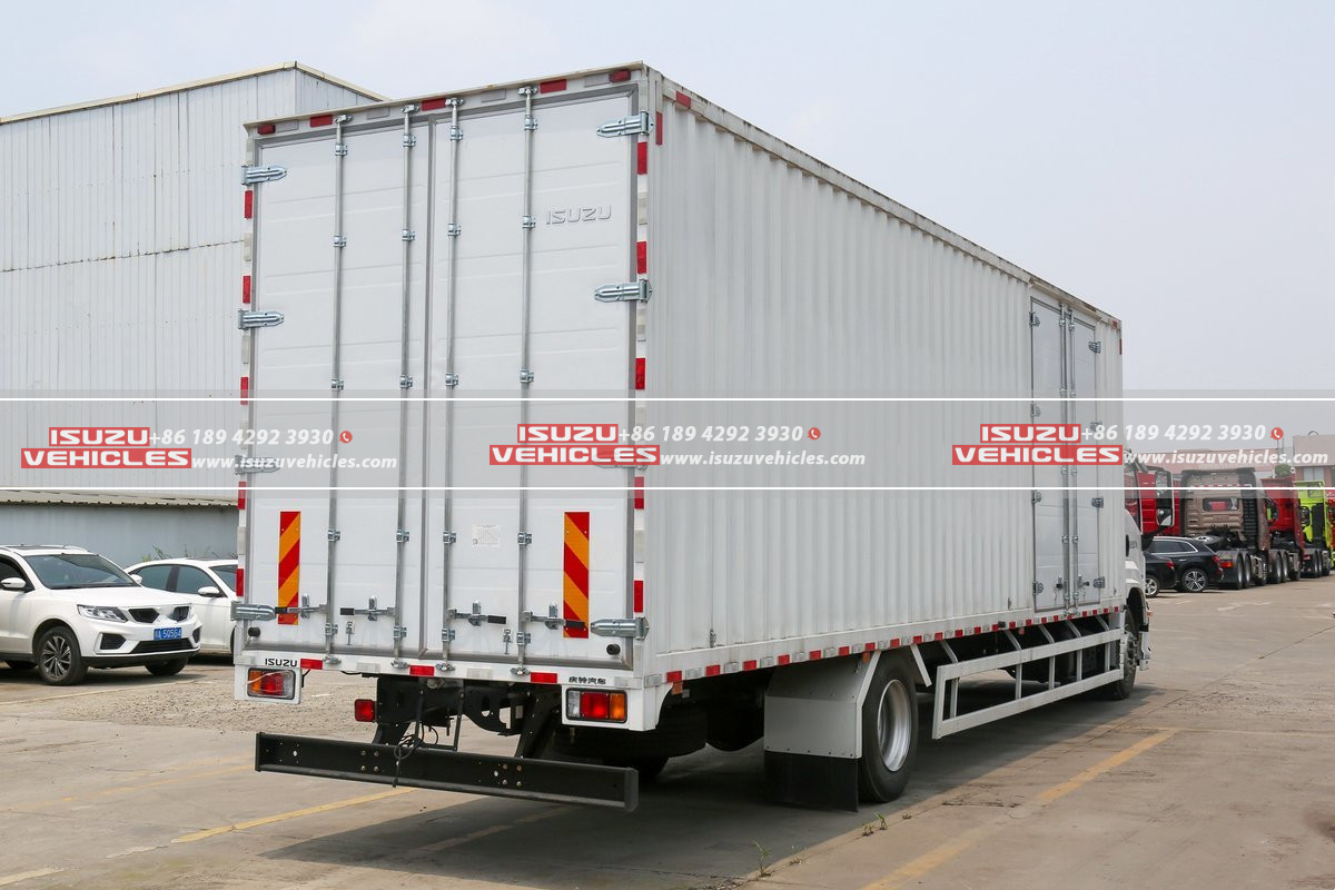 ISUZU GIGA 10 Meter Van Box Truck Box Right ISUZU GIGA 10 Meter Van Box Truck Box Right