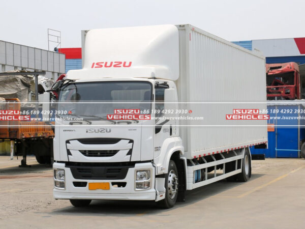 ISUZU GIGA 10 Meter Van Box Truck Right