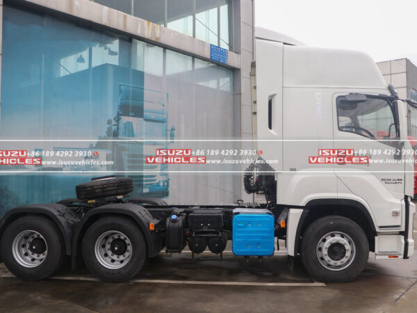 ISUZU GIGA 6X4 520HP Tractor Truck Side