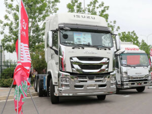 ISUZU GIGA 7 Meter 6×4 Tractor Truck