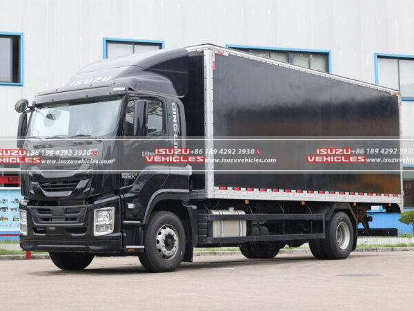 ISUZU GIGA 9.6 Meter Box Cargo Truck Head Left