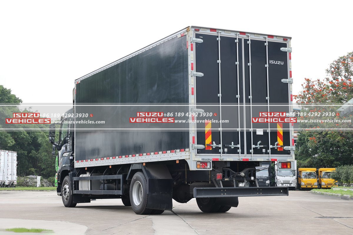 ISUZU GIGA 9.6 Meter Box Cargo Truck Left Back ISUZU GIGA 9.6 Meter Box Cargo Truck Left Back