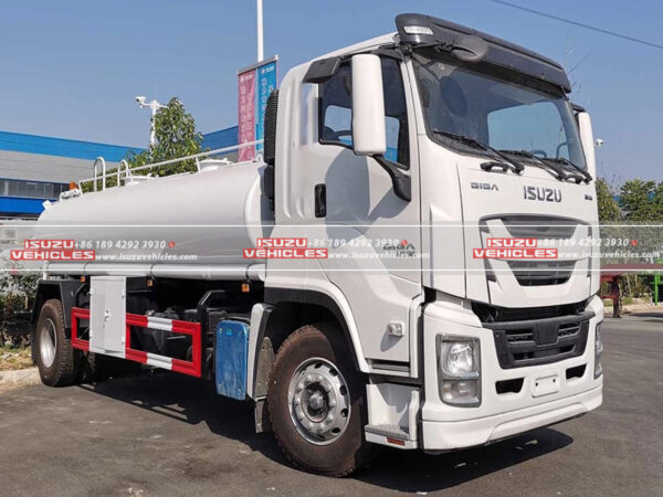 ISUZU GIGA Water Spray Vehicle Left