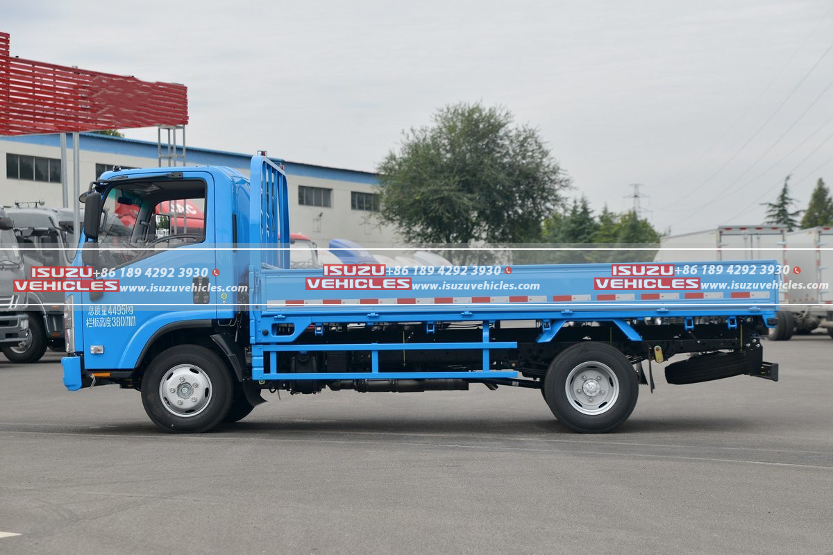 ISUZU KV100 Single-Row Lattice-Side Light Cargo Truck Body ISUZU KV100 Single-Row Lattice-Side Light Cargo Truck Body